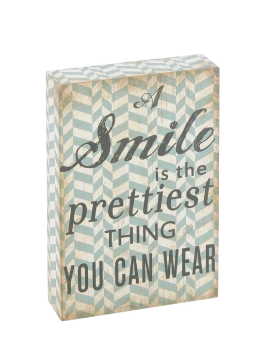 Tekstbord "A Smile is the Prettiest Thing you Can Wear" 13 x 9 cm